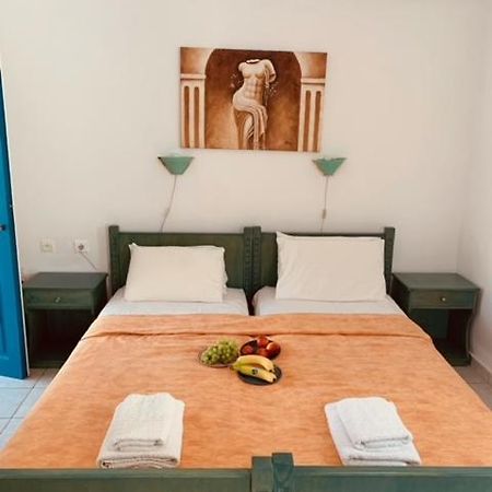 Manousos Rooms Αδάμας Εξωτερικό φωτογραφία