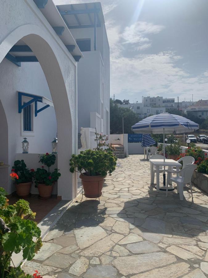 Manousos Rooms Αδάμας Εξωτερικό φωτογραφία