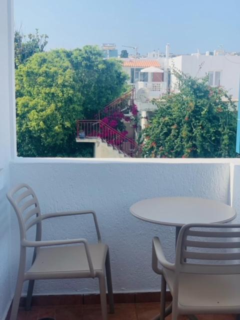 Manousos Rooms Αδάμας Εξωτερικό φωτογραφία