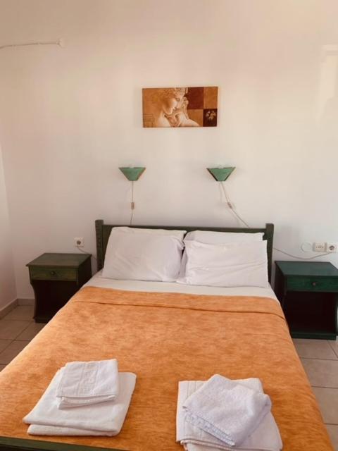 Manousos Rooms Αδάμας Εξωτερικό φωτογραφία