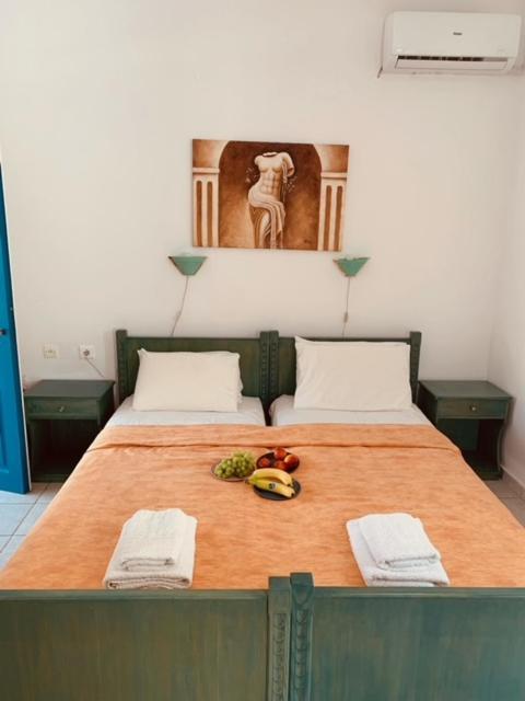 Manousos Rooms Αδάμας Εξωτερικό φωτογραφία