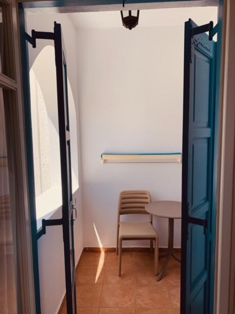 Manousos Rooms Αδάμας Εξωτερικό φωτογραφία
