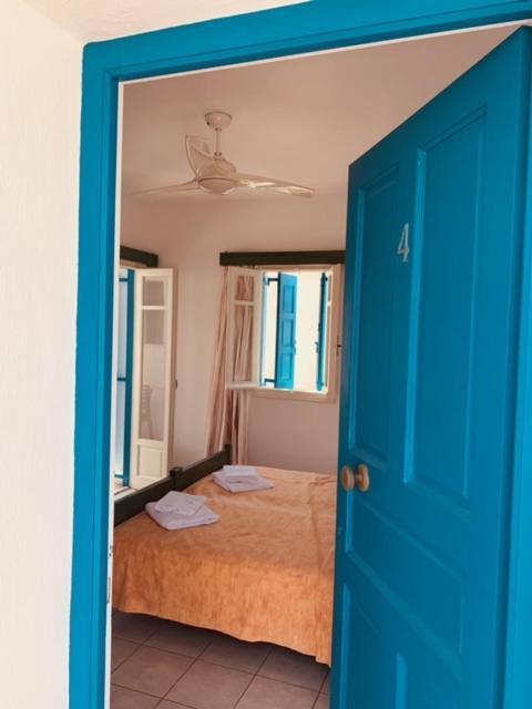 Manousos Rooms Αδάμας Εξωτερικό φωτογραφία