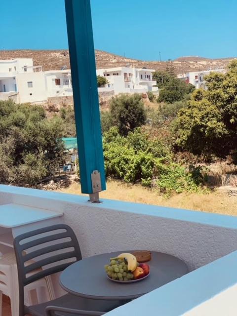 Manousos Rooms Αδάμας Εξωτερικό φωτογραφία