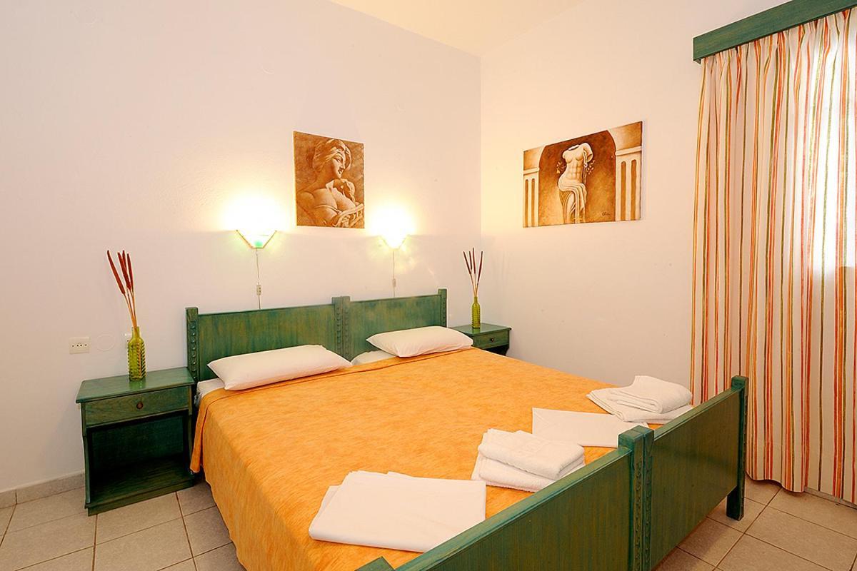 Manousos Rooms Αδάμας Εξωτερικό φωτογραφία