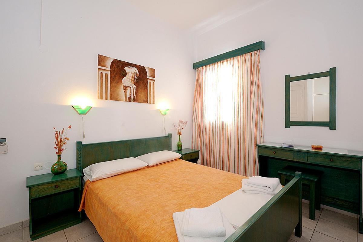 Manousos Rooms Αδάμας Εξωτερικό φωτογραφία